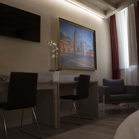 Palazzo Domanto Apartments Парма Екстер'єр фото
